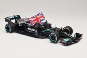 Mercedes AMG Petronas W12 E Performance L. Hamilton Winner British GP 2021 Minichamps 1:18 110211144 Ρητίνη - εικόνα 4 από 7