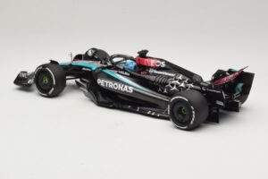 Mercedes AMG Petronas W15 E Performance G. Russell 2024 Minichamps 1:18 110240163 Ρητίνη - εικόνα 5 από 7