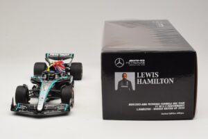 Mercedes AMG Petronas W15 E Performance L. Hamilton Winner British GP 2024 Minichamps 1:18 110241244 Ρητίνη - εικόνα 6 από 7