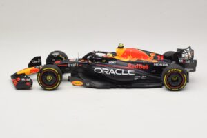 Oracle Red Bull Racing RB19 S. Perez Abu Dhabi GP 2023 Minichamps 1:18 110232311 Ρητίνη - εικόνα 3 από 7