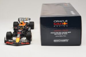 Oracle Red Bull Racing RB19 S. Perez Abu Dhabi GP 2023 Minichamps 1:18 110232311 Ρητίνη - εικόνα 6 από 7