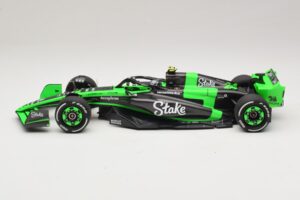 Stake Kick Sauber C44 G. Zhou Emilia Romagna GP 2024 Minichamps 1:18 117240124 Ρητίνη - εικόνα 3 από 7