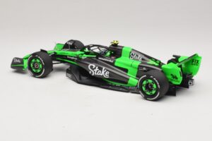 Stake Kick Sauber C44 G. Zhou Emilia Romagna GP 2024 Minichamps 1:18 117240124 Ρητίνη - εικόνα 5 από 7