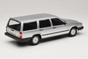 Volvo 740 GL Βαγκόν Ασημί Minichamps 1:18 155171770 Μέταλλο - εικόνα 2 από 6