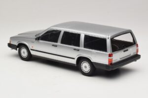 Volvo 740 GL Βαγκόν Ασημί Minichamps 1:18 155171770 Μέταλλο - εικόνα 5 από 6
