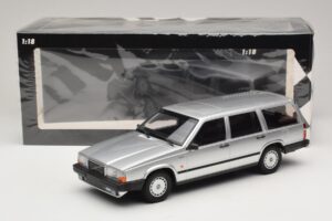 Volvo 740 GL Βαγκόν Ασημί Minichamps 1:18 155171770 Μέταλλο - εικόνα 6 από 6