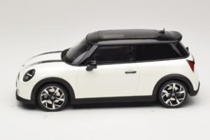 Mini Cooper S F66 Nanuq White Metallic Otto 1:18 OT1245 Ρητίνη - εικόνα 3 από 6
