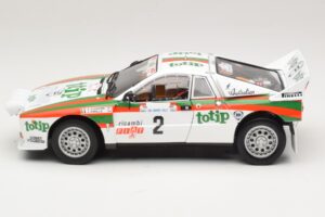 Lancia 037 #2 A. Bettega / M. Perissinot Rally San Marino 1984 Kyosho 1:18 08306F Μέταλλο - εικόνα 4 από 8