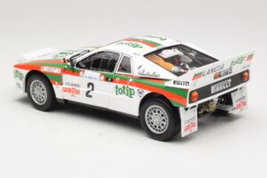 Lancia 037 #2 A. Bettega / M. Perissinot Rally San Marino 1984 Kyosho 1:18 08306F Μέταλλο - εικόνα 7 από 8