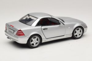 Mercedes SLK230 R170 AMG Ρόντστερ Ασημί UT Models 1:18 26152 Μέταλλο - εικόνα 3 από 8