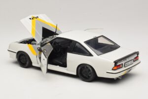 Opel Manta B GT/E Λευκό Μαύρες Προσαρμοσμένες Ζάντες Revell 1:18 08422 Μέταλλο - εικόνα 5 από 8