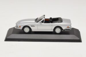 Aston Martin V8 Volante Ασημί Minichamps 1:43 400137601 Μέταλλο