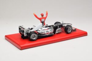 Ferrari F2004 #1 M. Schumacher Six Time World Champion 2004 Χρώμιο Ασημί Hot Wheels 1:18 C7332 Μέταλλο - εικόνα 2 από 6