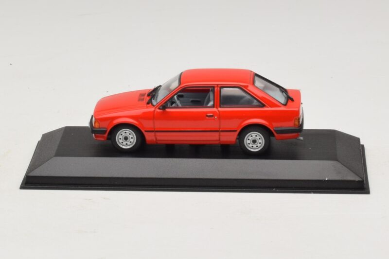 Ford Escort Mk3 3 Θυρών Κόκκινο Minichamps 1:43 Ford Escort Mk3 3 Θυρών Κόκκινο Minichamps 1:43 400085000 Μέταλλο