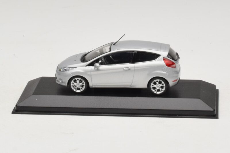 Ford Fiesta Mk7 Moondust Silver Metallic Minichamps 1:43 403088003 Μέταλλο