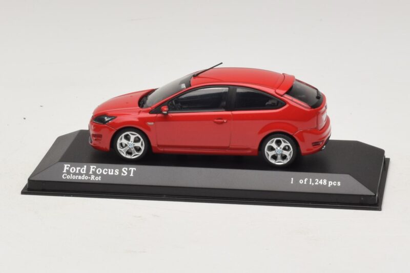 Ford Focus ST Mk2 Κόκκινο Minichamps 1:43 400087301 Μέταλλο