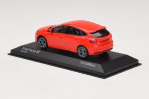 Ford Focus ST Mk3 Κόκκινο Minichamps 1:43 410081001 Μέταλλο - εικόνα 3 από 4