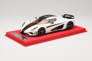 Koenigsegg Regera Λευκό με Μαύρο Καρμπόν FrontiArt 1:18 REMC043 Ρητίνη