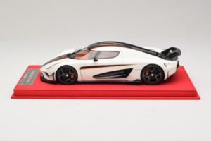 Koenigsegg Regera Λευκό με Μαύρο Καρμπόν FrontiArt 1:18 REMC043 Ρητίνη - εικόνα 3 από 7