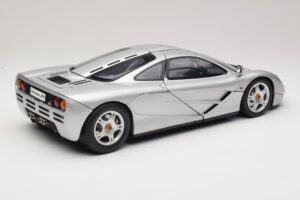 McLaren F1 Ασημί Minichamps 1:12 530133123 Μέταλλο - εικόνα 3 από 8