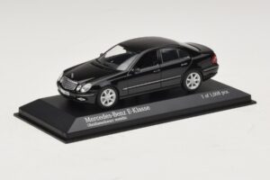 Mercedes E-Class W211 Μαύρο Μεταλλικό Minichamps 1:43 400036001 Μέταλλο - εικόνα 2 από 4