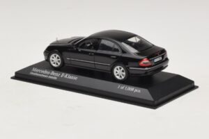 Mercedes E-Class W211 Μαύρο Μεταλλικό Minichamps 1:43 400036001 Μέταλλο - εικόνα 3 από 4