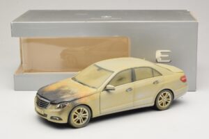 Mercedes E-Class W212 Καμένο Ντουμπάι Καλλιτεχνικό Αυτοκίνητο Minichamps 1:18 MB008 Μέταλλο - εικόνα 6 από 6