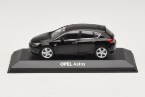 Opel Astra J Μαύρο Minichamps 1:43 ASTRA006 Μέταλλο