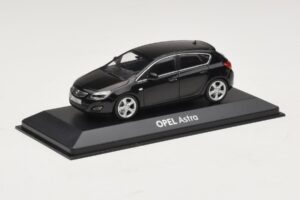 Opel Astra J Μαύρο Minichamps 1:43 ASTRA006 Μέταλλο - εικόνα 2 από 4