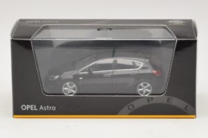 Opel Astra J Μαύρο Minichamps 1:43 ASTRA006 Μέταλλο - εικόνα 4 από 4