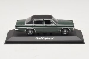 Opel Diplomat B Σκούρο Πράσινο Maxichamps 1:43 940046070 Μέταλλο