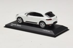 Porsche Macan 95B Λευκό Minichamps 1:43 410062601 Μέταλλο - εικόνα 3 από 4