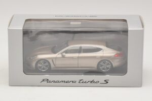 Porsche Panamera 970 Turbo S Μπρονζέ Μεταλλικό Minichamps 1:43 WAP0200600E Μέταλλο - εικόνα 4 από 4