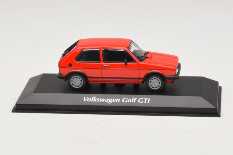 Volkswagen Golf GTI Mk1 Κόκκινο Maxichamps 1:43 940055170 Μέταλλο