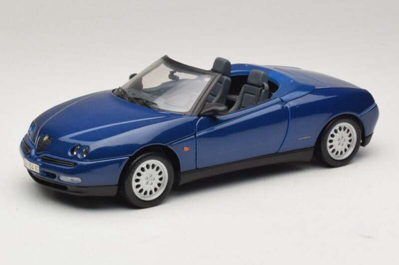 Alfa Romeo Spider 916 Μπλε Maisto 1:18 31831 Μέταλλο