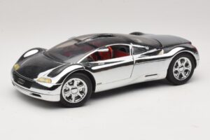Audi Avus Quattro Chrome Silver Revell 1:18 08830 Μέταλλο
