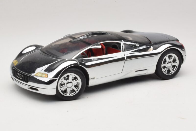 Audi Avus Quattro Chrome Silver Revell 1:18 08830 Μέταλλο