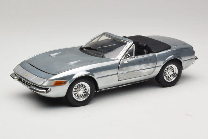 Ferrari 365 GTS Chrome Silver Hot Wheels 1:18 25738 Μέταλλο