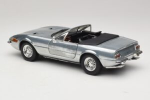 Ferrari 365 GTS Chrome Silver Hot Wheels 1:18 25738 Μέταλλο - εικόνα 7 από 8