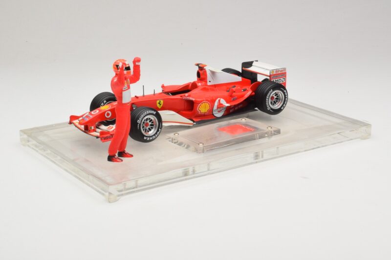 Ferrari F2004 #1 M. Schumacher F1 World Champion 2004 Με Στολή Αγώνων Hot Wheels 1:18 B66221 Μέταλλο
