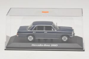 Mercedes 200D W115 Μπλε Maxichamps 1:43 940034000 Μέταλλο - εικόνα 4 από 5