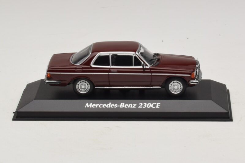 Mercedes 230 CE C123 Κόκκινο Maxichamps 1:43 940032221 Μέταλλο
