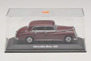 Mercedes 300 W186 Σκούρο Κόκκινο Maxichamps 1:43 940039060 Μέταλλο - εικόνα 4 από 5
