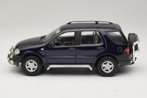 Mercedes ML320 W163 Μπλε Maisto 1:18 31847 Μέταλλο - εικόνα 4 από 8
