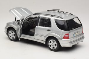 Mercedes ML55 AMG W163 Ασημί Maisto 1:18 31876-P1 Μέταλλο - εικόνα 5 από 8