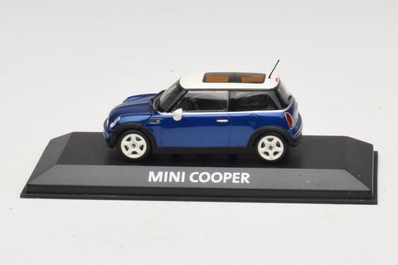 Mini Cooper S R53 Σκούρο Μπλε Με Πανοραμική Οροφή Minichamps 1:43 Mini Cooper S R53 Σκούρο Μπλε Με Πανοραμική Οροφή Minichamps 1:43 MINI021 Μέταλλο