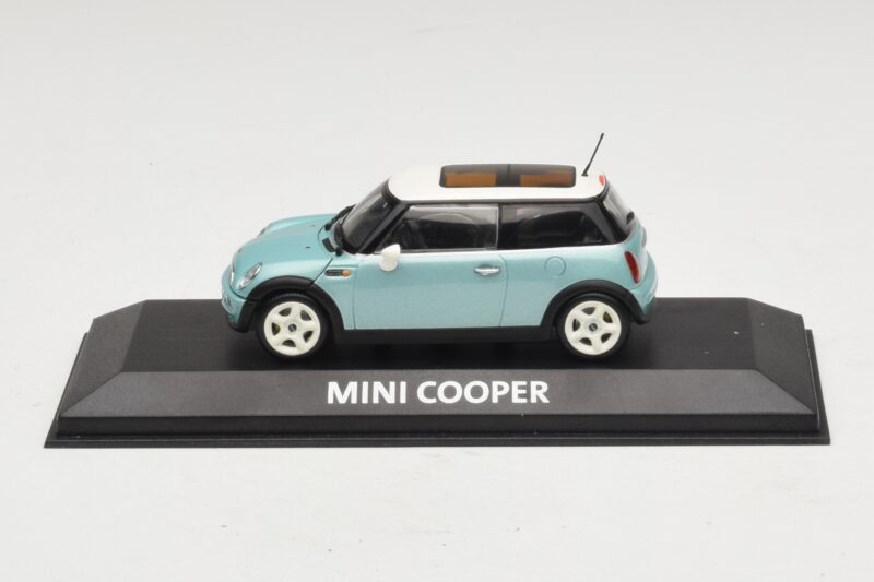 Mini Cooper S R53 Ανοιχτό Μπλε Μεταλλικό Με Πανοραμική Οροφή Minichamps 1:43 Mini Cooper S R53 Ανοιχτό Μπλε Μεταλλικό Με Πανοραμική Οροφή Minichamps 1:43 MINI018 Μέταλλο