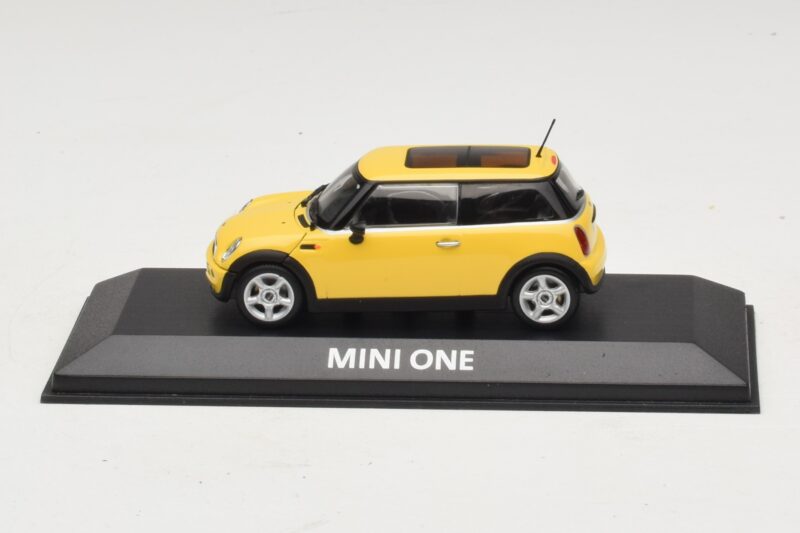 Mini Cooper S R53 Liquid Yellow Με Πανοραμική Οροφή Minichamps 1:43 Mini Cooper S R53 Liquid Yellow Με Πανοραμική Οροφή Minichamps 1:43 MINI013 Μέταλλο