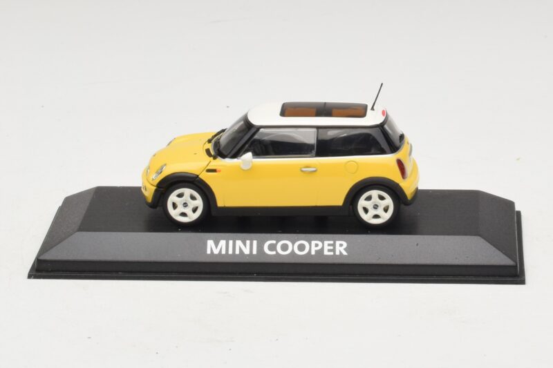 Mini Cooper S R53 Κίτρινο Με Κίτρινη Πανοραμική Οροφή Minichamps 1:43 Mini Cooper S R53 Κίτρινο Με Κίτρινη Πανοραμική Οροφή Minichamps 1:43 MINI029 Μέταλλο
