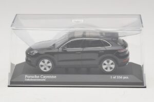 Porsche Cayenne Μαύρο Μεταλλικό Minichamps 1:43 410066301 Μέταλλο - εικόνα 4 από 5